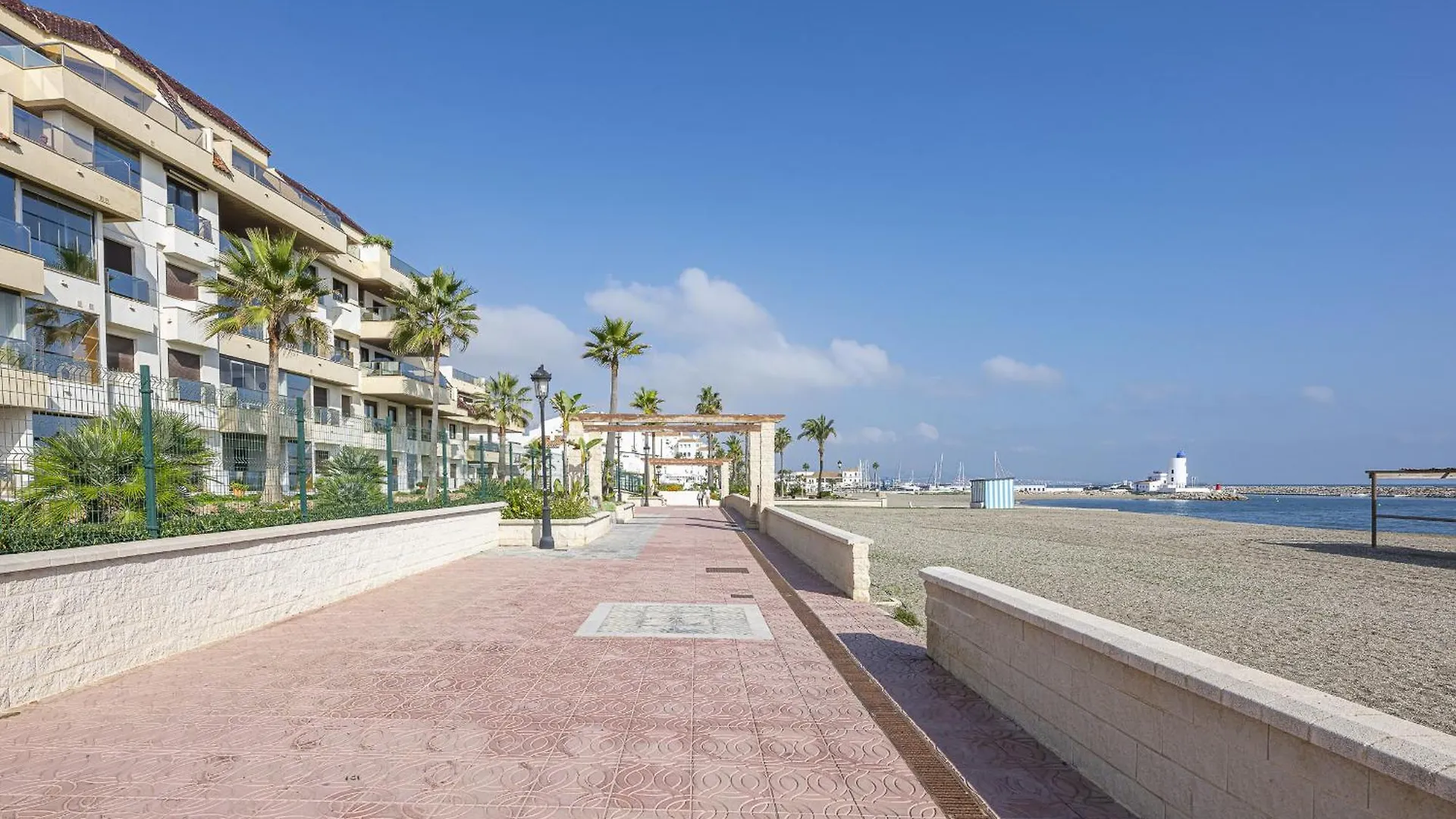2218-Duplex First Line Beach With Sea View 마닐바 아파트