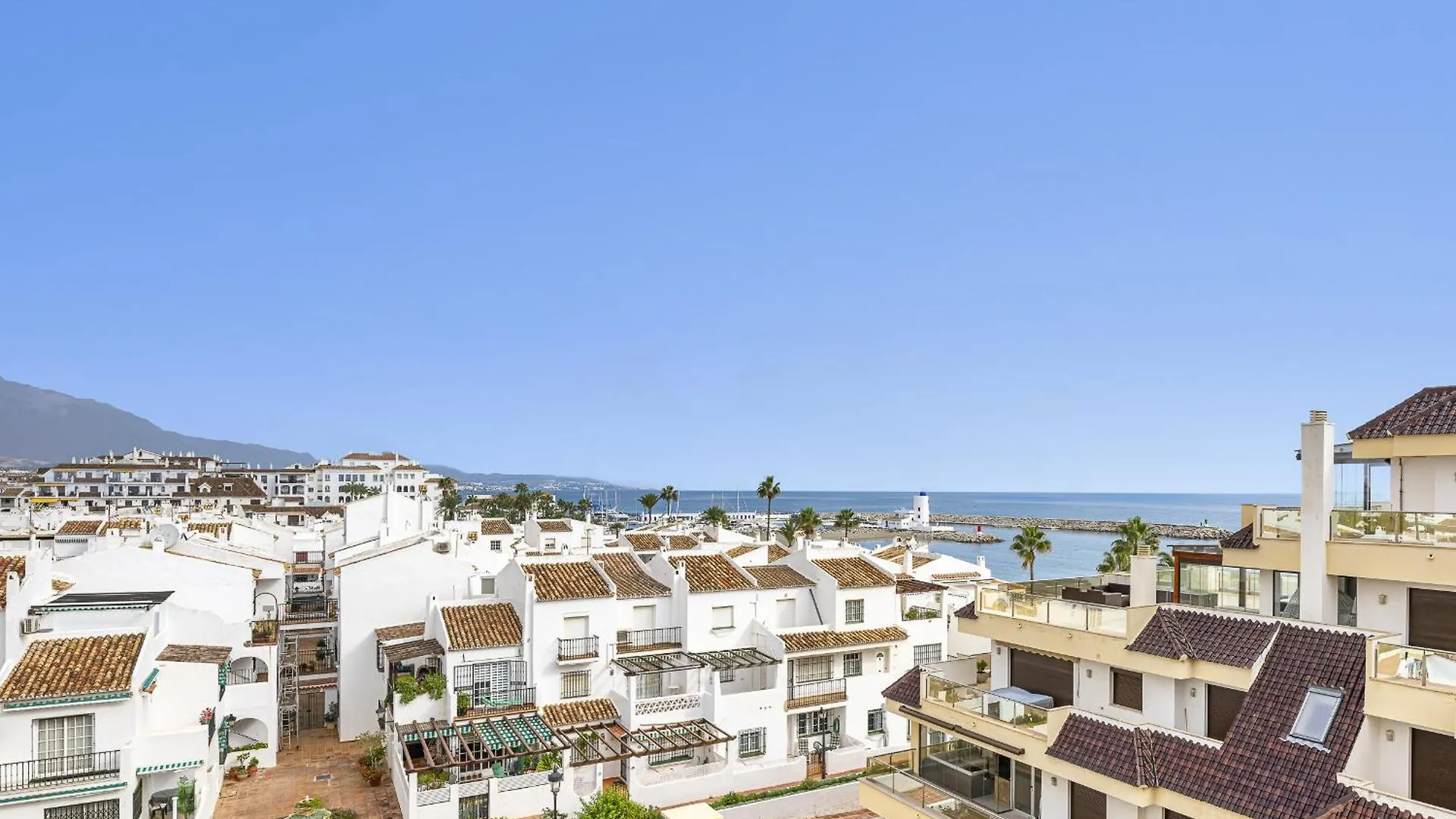 2218-Duplex First Line Beach With Sea View 마닐바 아파트