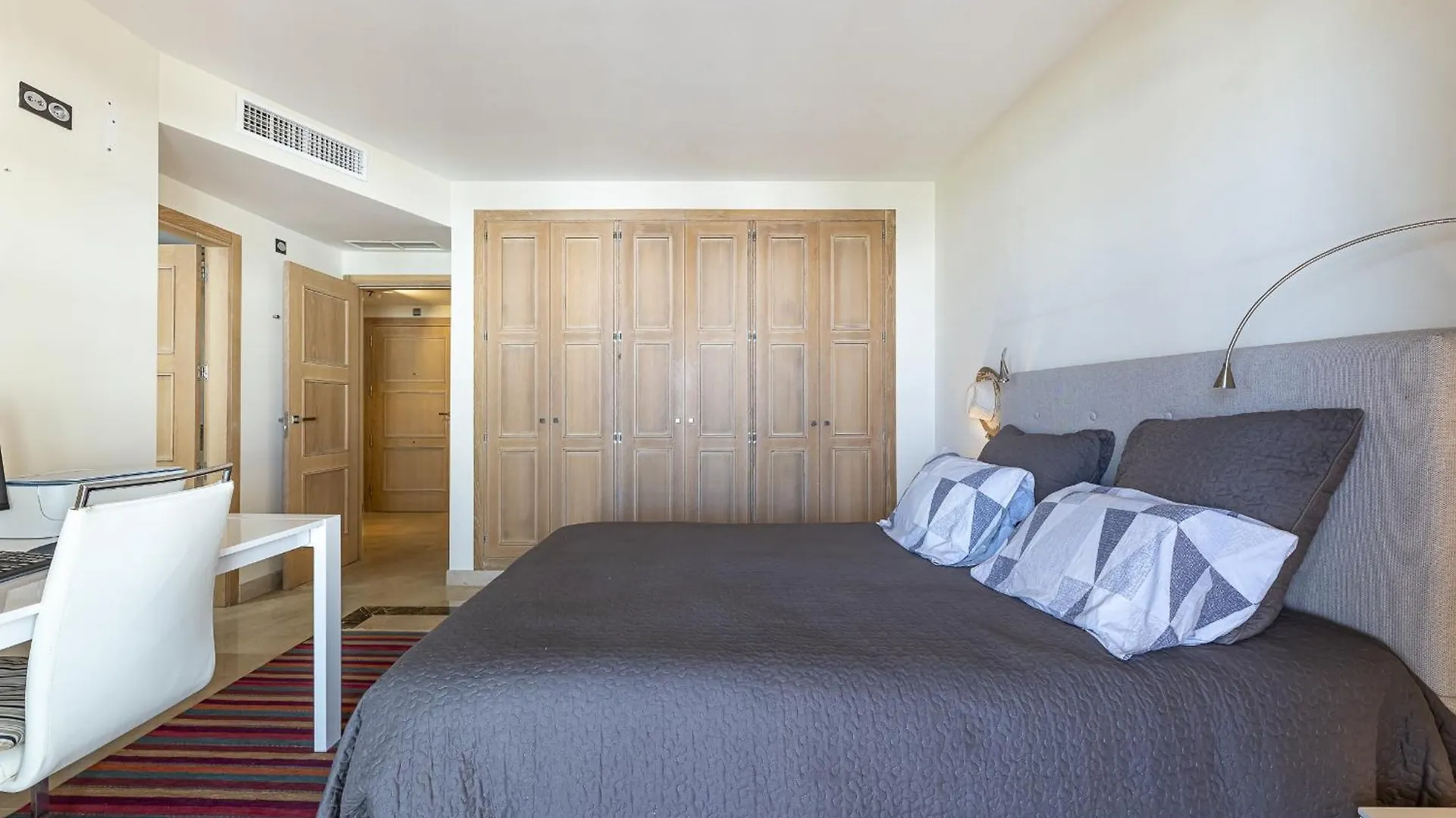 아파트 2218-Duplex First Line Beach With Sea View 마닐바