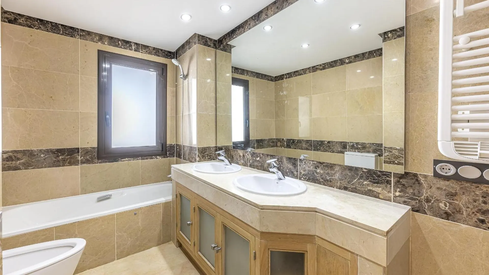 아파트 2218-Duplex First Line Beach With Sea View 마닐바 스페인
