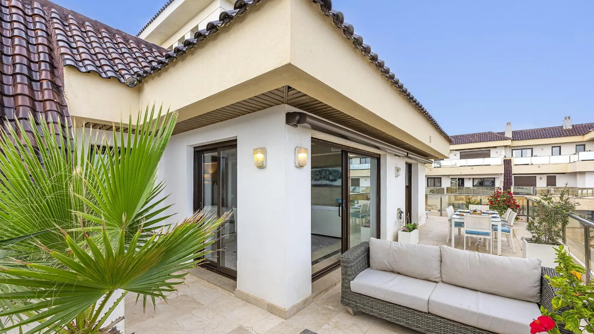 2218-Duplex First Line Beach With Sea View Manilva